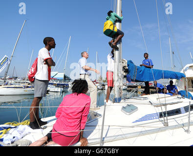 Voile - Clipper Tour du monde Yacht Race - sélections de courses - point Yacht Club Marina - Durban.GV de la Clipper Race autour du monde sélections de course au point Yacht Club à Durban le 21 juin 2013 Banque D'Images