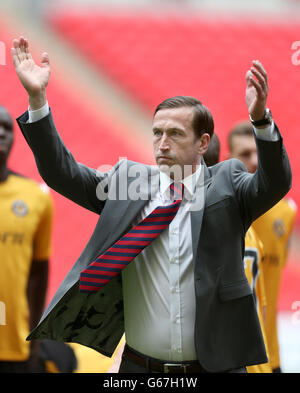 Football - Blue Square Bet Premier - jouer - finale - Newport County v Wrexham - Wembley Stadium. Justin Edinburgh, directeur du comté de Newport. Banque D'Images