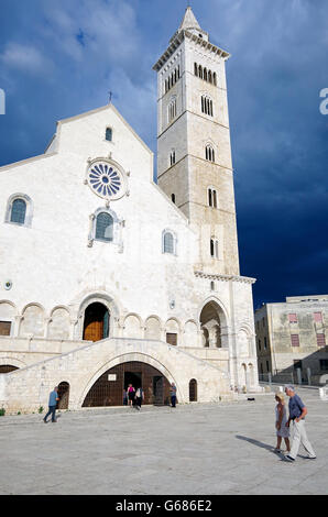 La cathédrale romane Trani, Pouille, Italie, Storm Banque D'Images