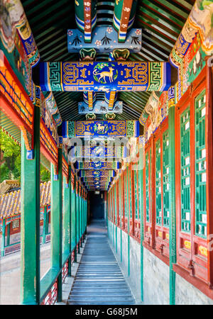 Corridor dans le Palais d'été de Beijing Banque D'Images