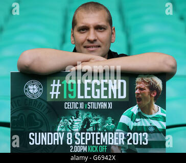 L'ex-joueur celtique Stiliyan Petrov, qui a été forcé de se retirer du football en raison d'une bataille contre Leukemia, lors d'un phocall pour annoncer un match de charité au Celtic Park le 8 septembre qui va recueillir de l'argent pour la fondation qu'il a mis en place pour aider d'autres victimes de la maladie. Banque D'Images