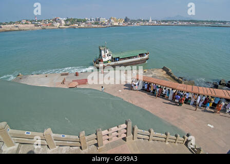 La partie continentale de l'Inde à l'horizon, vu depuis le rocher Vivekananda Memorial, Kanyakumari, Tamil Nadu, Inde Banque D'Images