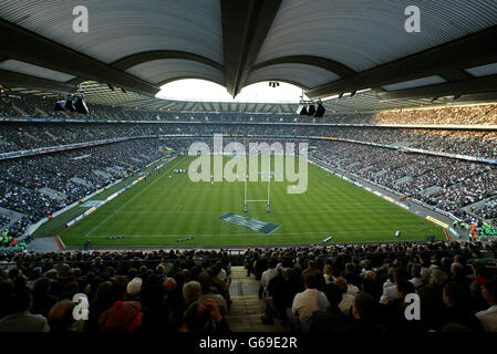 Vue générale du stade de Twickenham pendant que les spectateurs observent le match des RBS 6 Nations entre l'Angleterre et l'Écosse à Twickenham, Londres. Banque D'Images