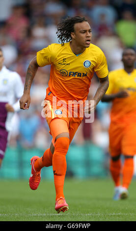 Football - pré-saison - Wycombe Wanderers / Aston Villa - Adams Park. Charles Dunne, Wycombe Wanderers Banque D'Images