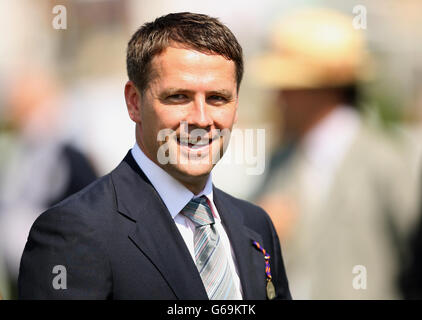 Propriétaire et ancien footballeur Michael Owen au cours du troisième jour du glorieux festival Goodwood 2013 à l'hippodrome de Goodwood Banque D'Images