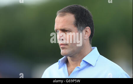 BT Sport présentateur Martin Bayfield lors du match du groupe C du J.P. Match de rugby de Morgan Asset Management Premiership 7 à Allianz Park, Londres. Banque D'Images