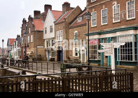 Royaume-uni, Angleterre, comté de Durham, Hartlepool Maritime Experience, bâtiments à quai Banque D'Images