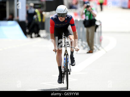 Scott Davies est en concurrence et continue à gagner le procès de moins de 23 fois au cours de la British Cycling Route National Championships à Stockton-on-Tees. Banque D'Images