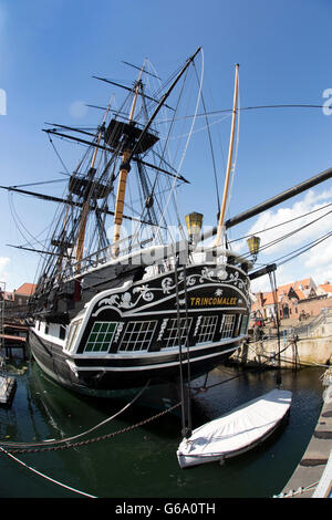 Le Comté de Durham, Royaume-Uni, Hartlepool Maritime Experience, Stern du HMS Trincomalee à quai, l'objectif grand angle fish eye view Banque D'Images