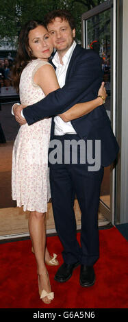 Le pilote et acteur d'ACTRES Minnie Colin Firth arrive à Odeon West End, Londres, pour la première du film britannique de Hope Springs. Banque D'Images