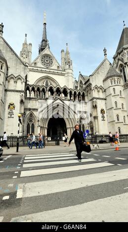 London courts stock. Les cours royales de justice, Strand, centre de Londres. Banque D'Images