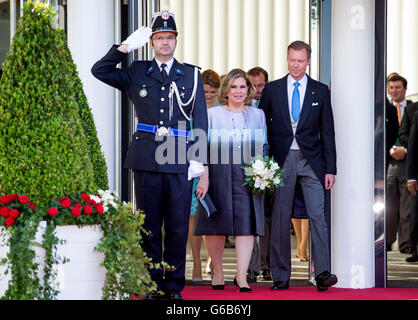 Le Grand-Duc Henri et la Grande-Duchesse Maria Teresa de Luxembourg assister à la célébration de la journée nationale à la Philarmonie à Luxembourg, le 23 juin 2016. Dpa : Crédit photo alliance/Alamy Live News Banque D'Images