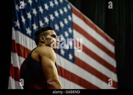 St Louis, Missouri, USA. 23 Juin, 2016. ALEX NADDOUR se réchauffe avant le premier jour de compétition de l'Américain 2016 Essais olympiques pour des épreuves de gymnastique dans Chaifetz Arena, Saint Louis, Missouri. © Amy Sanderson/ZUMA/Alamy Fil Live News Banque D'Images