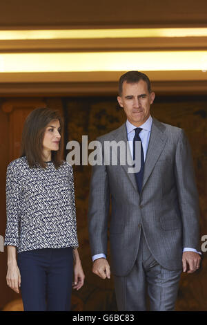 Madrid, Madrid, Espagne. 24 Juin, 2016. Le roi Felipe VI d'Espagne, la Reine Letizia d'Espagne ont assisté à une audience par le Conseil de Fondation Comité Espagnol des United World Colleges, sponsors et des bourses d'étudiants boursiers au Palais de la Zarzuela, le 24 juin 2016 à Madrid Crédit : Jack Abuin/ZUMA/Alamy Fil Live News Banque D'Images