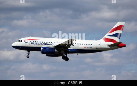 Aéroport de Heathrow, stock. Un avion de British Airways atterrit à l'aéroport de Heathrow Banque D'Images
