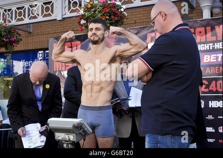 Boxe - WBO Light Heavyweight Title - Nathan abilement v Sergey Kovalev - Peser dans - Cardiff Banque D'Images