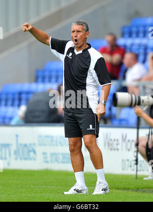 - Football amical d'avant saison - Ville de Shrewsbury v Bolton Wanderers - New Meadow Banque D'Images