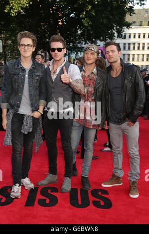 Tom Fletcher, Danny Jones, Dougie Poynter et Harry Judd de McFly arrivant pour la première mondiale d'une direction: C'est nous, à l'Empire Leicester Square, Londres. Banque D'Images