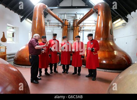 Chelsea retraités visite distillerie de whisky Banque D'Images