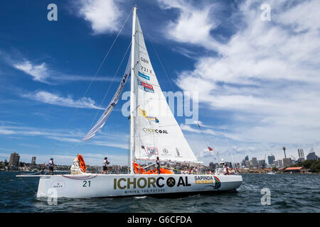 Clipper Round the World Yacht Race concurrent IchorCoal au début de la Rolex Sydney to Hobart 2015. Banque D'Images