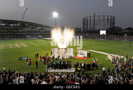 Cricket - Cinquième épreuve Investec Ashes - cinquième jour - Angleterre / Australie - le Kia Oval.L'Angleterre célèbre la victoire de la série Ashes d'Investec le cinquième jour du cinquième test de Ashes au Kia Oval Banque D'Images