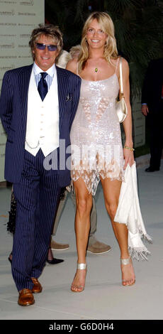 Rod Stewart et Penny Lancaster participent au dîner de bienfaisance et à l'enchère qui ont eu lieu avant les Laureus Sports Awards à Monte Carlo. Banque D'Images