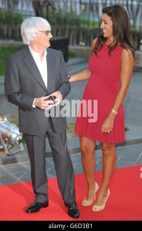 Première « Rush » - Londres.Bernie Ecclestone et son épouse Fabiana Flosi assistent au premier ministre de Rush à Odeon Leicester Square, Londres. Banque D'Images