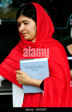 Malala Yousafzai ouvre officiellement la Bibliothèque de Birmingham dans le centre-ville de Birmingham. Banque D'Images