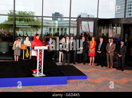 Malala Yousafzai ouvre officiellement la Bibliothèque de Birmingham dans le centre-ville de Birmingham. Banque D'Images