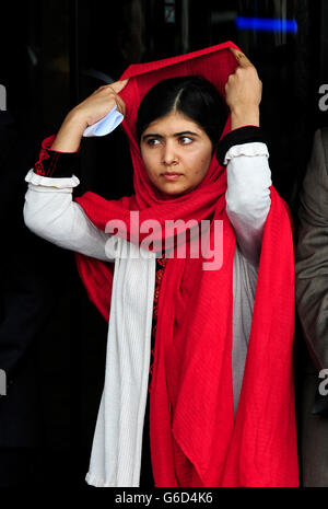 Malala ouvre une nouvelle bibliothèque de Birmingham.Malala Yousafzai ouvre officiellement la Bibliothèque de Birmingham dans le centre-ville de Birmingham. Banque D'Images