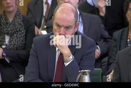 L'ancien directeur général de la BBC, Mark Thompson, s'adresse au Comité des comptes publics de la Chambre des communes de Portcullis à Londres. Banque D'Images