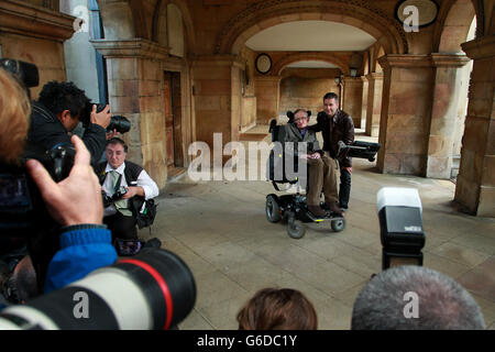 Hawking assiste à la premiere biopic Banque D'Images