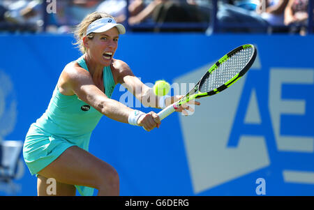 Johanna Konta la Grande-Bretagne en action contre Lesia Tsurenko de l'Ukraine au cours de la l'Aegon International au Devonshire Park, à Eastbourne. Le 21 juin 2016. James Boardman /  +44 7967 642437 des photos au téléobjectif Banque D'Images