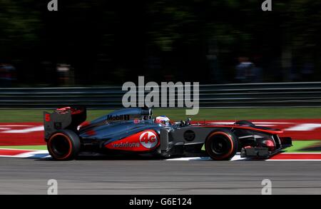 McLaren Mercedes Jenson Button de Grande-Bretagne pendant la journée d'essais pour le Grand Prix d'Italie 2013 à l'Autodromo di Monza à Monza, en Italie. Banque D'Images