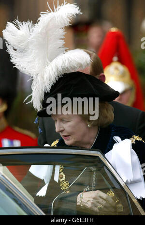 L'ancienne première ministre britannique Margaret Thatcher arrive à la chapelle Saint-George, au château de Windsor, dans le Berkshire. La Reine a assisté à la procession annuelle de l'ordre du Garter où de nouveaux chevaliers ont prêté serment royal et sont investis dans l'insigne. *..le plus haut ordre de chevalerie en Grande-Bretagne, l'ordre le plus noble du Garter a été fondé par Edward III en 1348 et est limité à 25 chevaliers compagnons et le souverain - la Reine. Banque D'Images