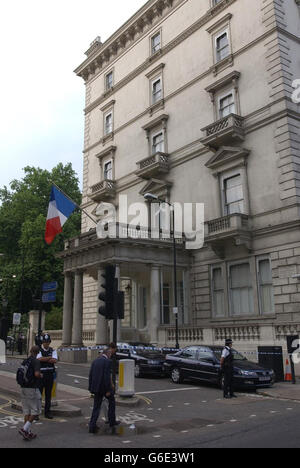 Protestation à l'ambassade iranienne en Français Banque D'Images