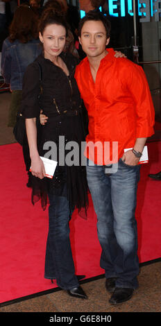 Le chanteur Darren Hayes arrive à l'Odeon Leicester Square, Londres, pour la première britannique de Charlie's Angels: Full Throttle. Banque D'Images