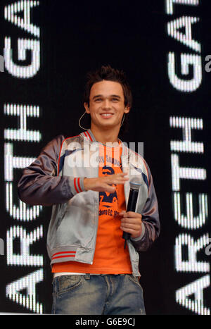 Gareth Gates se présente sur scène à la Capital radio Party dans le parc, à Hyde Park, Londres. Le concert est organisé à l'aide de la Fiducie du Prince. Banque D'Images