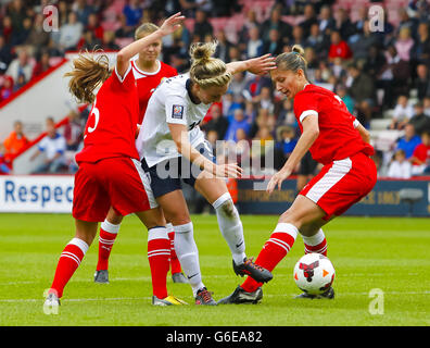 Le Toni Duggan d'Angleterre en action lors de la coupe du monde FIFA 2015, qualification du groupe 6 au stade Goldsands, à Bournemouth. Banque D'Images