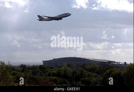 Stock de l'aéroport de Heathrow.Un avion British Airways 747 part de l'aéroport de Heathrow. Banque D'Images