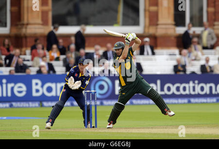 Cricket - Yorkshire Bank Pro40 final - Glamorgan / Notinghamshire - terrain de cricket de Lord.David Hussey du Notinghamshire lors de la finale de la Yorkshire Bank Pro40 au terrain de cricket de Lord's, Londres. Banque D'Images