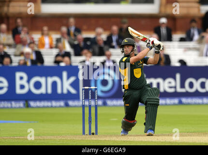 Cricket - Yorkshire Bank Pro40 final - Glamorgan / Notinghamshire - terrain de cricket de Lord.Steven Mullaney, de Notinghamshire, lors de la finale de la Yorkshire Bank Pro40 au Lord's Cricket Ground, Londres. Banque D'Images