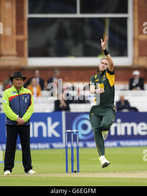 Cricket - Yorkshire Bank Pro40 final - Glamorgan / Notinghamshire - terrain de cricket de Lord.Stuart Broad de Notinghamshire lors de la finale de la Yorkshire Bank Pro40 au Lord's Cricket Ground, Londres. Banque D'Images