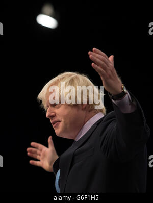 Le maire de Londres Boris Johnson s'adresse à la conférence du Parti conservateur à Manchester. Banque D'Images