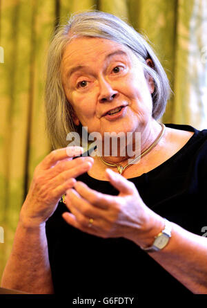 La vice-présidente de la Cour suprême du Royaume-Uni, la juge Lady Brenda Hale, lors d'une conférence de presse tenue dans le bâtiment de la Cour suprême à Westminster, dans le centre de Londres. Banque D'Images