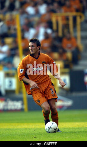 Lee Naylor en action pour les loups lors de leur match amical d'avant-saison contre Boavista du Portugal, à leur stade Molineux, Wolverhampton. Banque D'Images