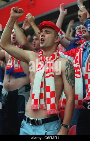 Football - Euro 96 - Groupe D - Croatie / Turquie - City Ground, Nottingham. Fans croates Banque D'Images