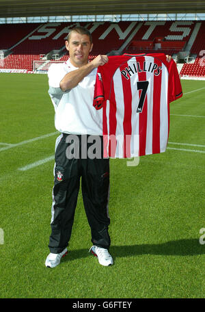 Kevin Phillips, ancien attaquant de Sunderland, au stade St Mary's, où il a signé un contrat de transfert de 3 millions pour devenir joueur du Southampton football Club. Banque D'Images