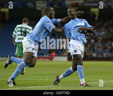 Man City v TNS 6 Sommeil célèbre Banque D'Images