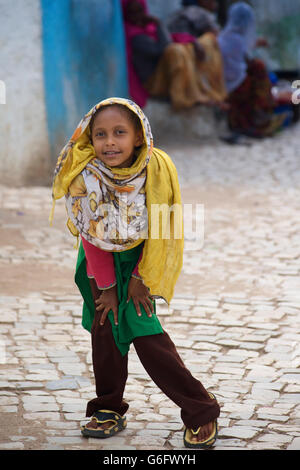 Portrit d'une jeune fille musulmane Harari, Harar, en Ethiopie Banque D'Images